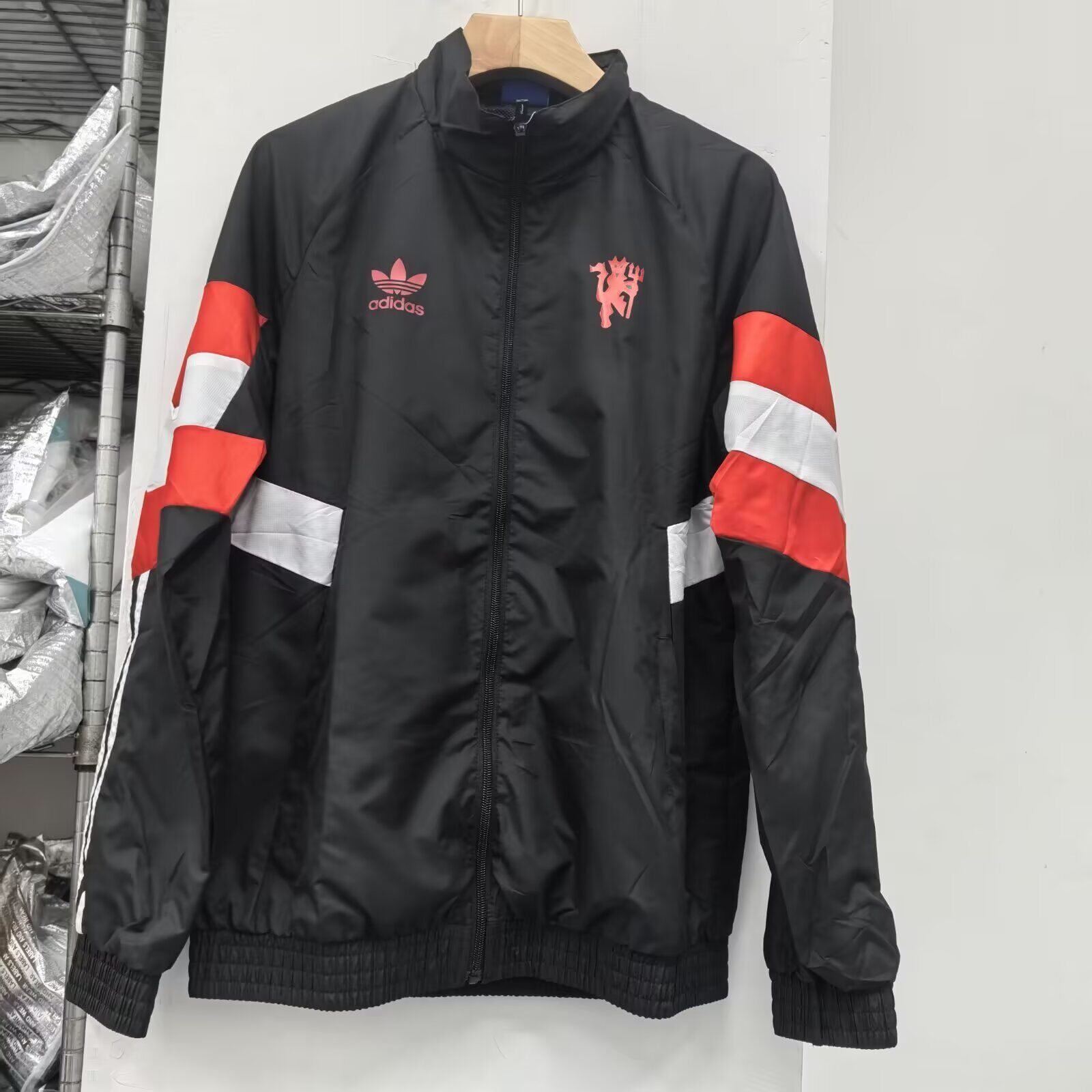 AAA Quality Manchester Utd 24/25 Wind Coat - Black/Red/White